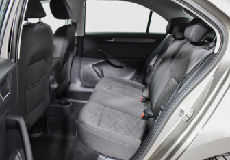 Подержанный автомобиль Skoda Rapid Liftback 2019 года (11 фото)