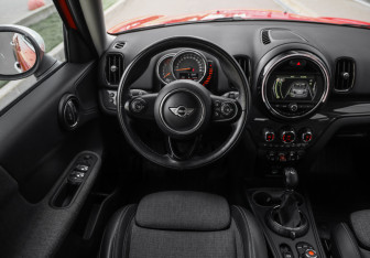 Подержанный автомобиль MINI Countryman 2017 года (15 фото)