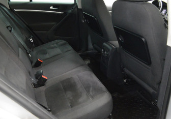 Подержанный автомобиль Volkswagen Tiguan 2013 года (12 фото)