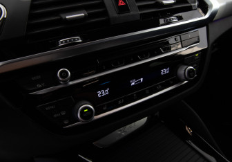 Подержанный автомобиль BMW X4 2019 года (22 фото)
