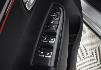 Подержанный автомобиль Kia Rio Hatchback 2019 года (19 фото)