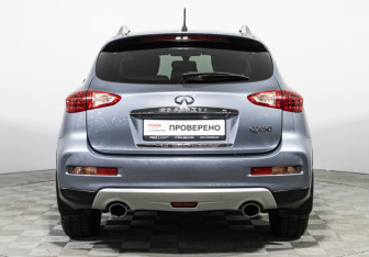 Подержанный автомобиль Infiniti QX50 2016 года (6 фото)