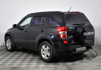 Подержанный автомобиль Suzuki Grand Vitara 2006 года (7 фото)