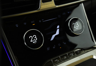 Подержанный автомобиль Exeed TXL 2023 года (17 фото)