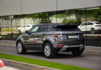 Подержанный автомобиль Land Rover Range Rover Evoque 2016 года (8 фото)