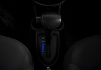 Подержанный автомобиль Chevrolet Spark 2013 года (16 фото)