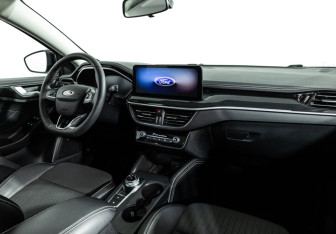 Подержанный автомобиль Ford Focus Hatchback 2021 года (9 фото)