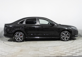 Подержанный автомобиль Kaiyi E5 2023 года (4 фото)