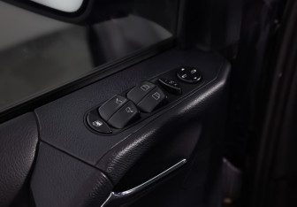 Подержанный автомобиль Mercedes-Benz Viano 2012 года (11 фото)