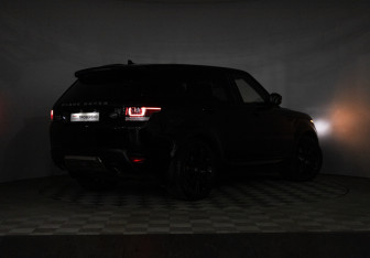Подержанный автомобиль Land Rover Range Rover Sport 2016 года (32 фото)