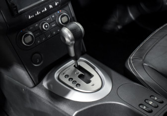 Подержанный автомобиль Nissan Qashqai 2008 года (11 фото)