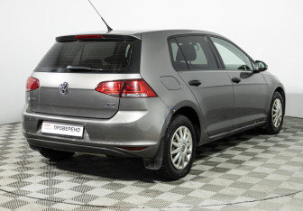 Подержанный автомобиль Volkswagen Golf Hatchback 2013 года (5 фото)
