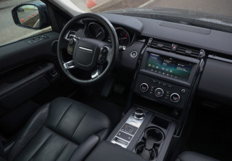 Подержанный автомобиль Land Rover Discovery 2019 года (10 фото)