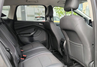 Подержанный автомобиль Ford Kuga 2017 года (19 фото)