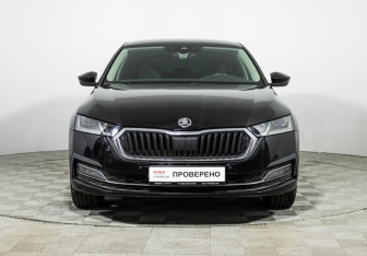Подержанный автомобиль Skoda Octavia Liftback 2021 года (2 фото)