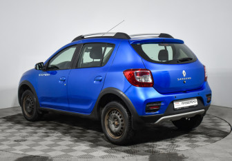 Подержанный автомобиль Renault Sandero 2020 года (7 фото)