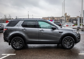 Подержанный автомобиль Land Rover Discovery Sport 2018 года (6 фото)
