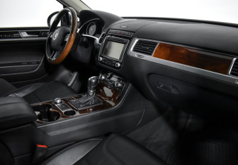Подержанный автомобиль Volkswagen Touareg 2015 года (10 фото)