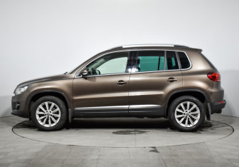 Подержанный автомобиль Volkswagen Tiguan 2014 года (9 фото)