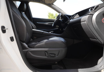 Подержанный автомобиль Infiniti QX50 2018 года (24 фото)