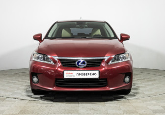 Подержанный автомобиль Lexus CT 2011 года (2 фото)