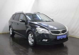 Подержанный автомобиль Kia Ceed Wagon 2010 года (3 фото)