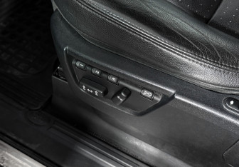 Подержанный автомобиль Land Rover Discovery 2008 года (11 фото)