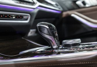 Подержанный автомобиль BMW X7 2020 года (26 фото)
