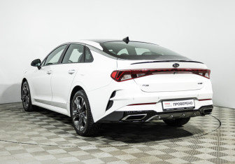 Подержанный автомобиль Kia K5 2020 года (7 фото)