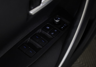 Подержанный автомобиль Toyota Corolla Sedan 2019 года (20 фото)