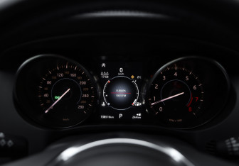 Подержанный автомобиль Jaguar F-Pace 2020 года (13 фото)