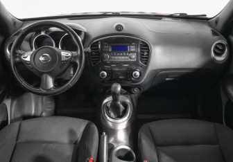 Подержанный автомобиль Nissan Juke 2011 года (13 фото)