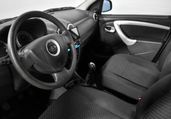 Подержанный автомобиль LADA (ВАЗ) Largus Wagon 2013 года (9 фото)