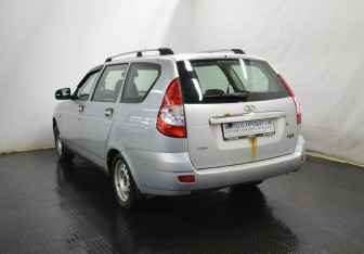 Подержанный автомобиль LADA (ВАЗ) Priora Wagon 2013 года (7 фото)