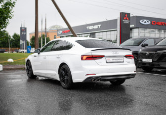 Подержанный автомобиль Audi A5 Liftback 2018 года (4 фото)