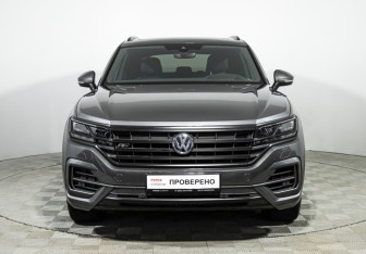Подержанный автомобиль Volkswagen Touareg 2018 года (2 фото)