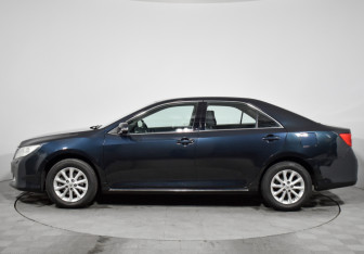 Подержанный автомобиль Toyota Camry Sedan 2012 года (8 фото)