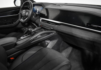 Подержанный автомобиль Geely Monjaro 2024 года (14 фото)