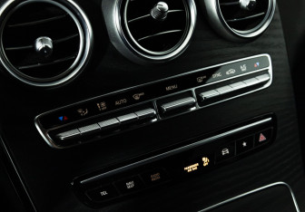 Подержанный автомобиль Mercedes-Benz GLC Coupe 2019 года (16 фото)