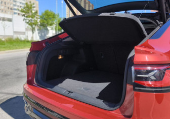 Подержанный автомобиль Volkswagen Tiguan 2020 года (30 фото)