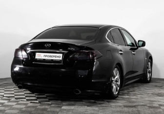 Подержанный автомобиль Infiniti M Sedan 2012 года (6 фото)