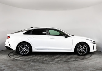 Подержанный автомобиль Kia K5 2020 года (7 фото)