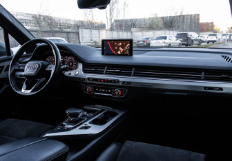 Подержанный автомобиль Audi Q7 2018 года (17 фото)