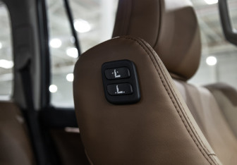 Подержанный автомобиль Toyota Land Cruiser Prado 2021 года (19 фото)