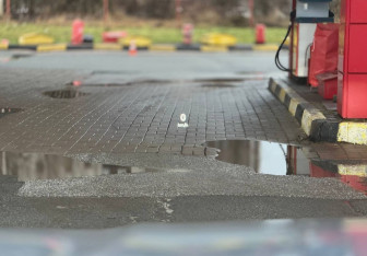 Подержанный автомобиль Geely Atlas 2024 года (21 фото)