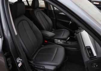 Подержанный автомобиль BMW X1 2019 года (27 фото)