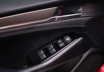 Подержанный автомобиль Mazda 6 Sedan 2021 года (24 фото)