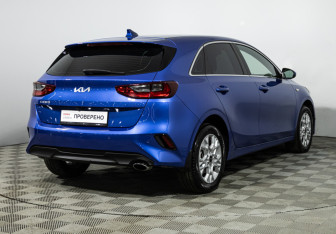 Подержанный автомобиль Kia Ceed Hatchback 2022 года (5 фото)