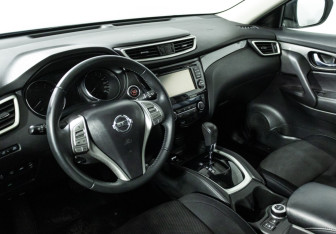 Подержанный автомобиль Nissan X-Trail 2018 года (11 фото)