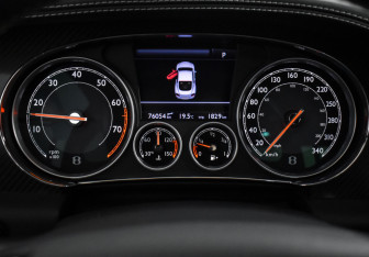 Подержанный автомобиль Bentley Continental GT Coupe 2013 года (23 фото)